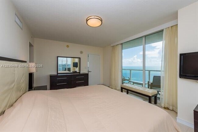 Foto del edificio - 16699 Collins Ave
