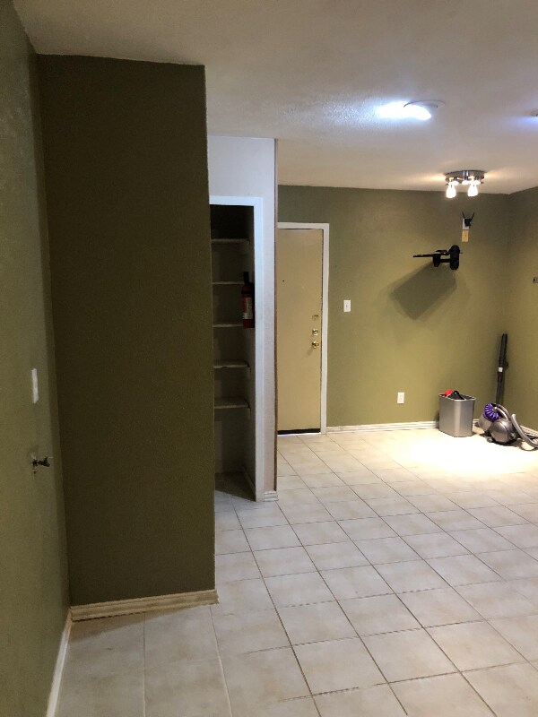 Building Photo - 3404 Livingston Ln