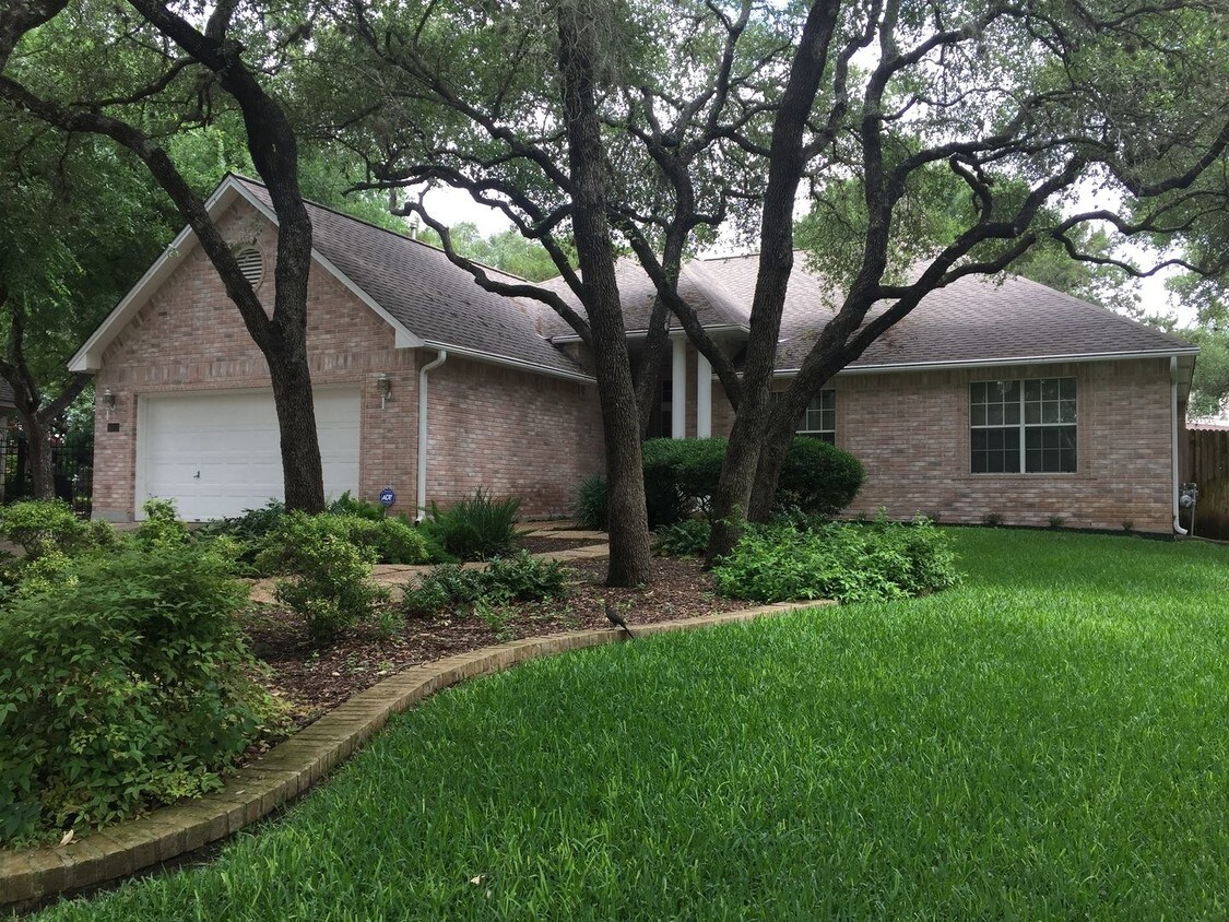 3 br, 2 bath House 118 Kettle Cove House for Rent in Universal City