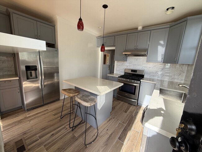 Foto del edificio - 102 Oakmont Ave