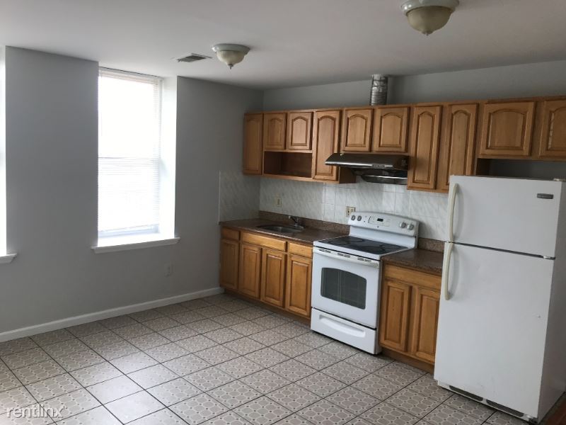 Foto principal - 2359 N Park Ave