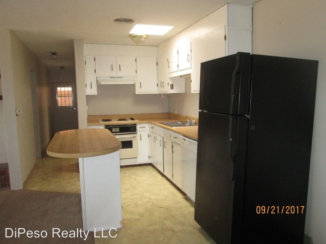 Building Photo - 2 br, 1.5 bath House - 621 E Pearl St