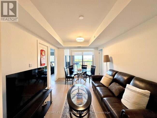 Photo du bâtiment - 8 Cedarland Dr