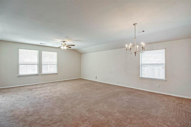 Building Photo - 215 Stoneroller Dr