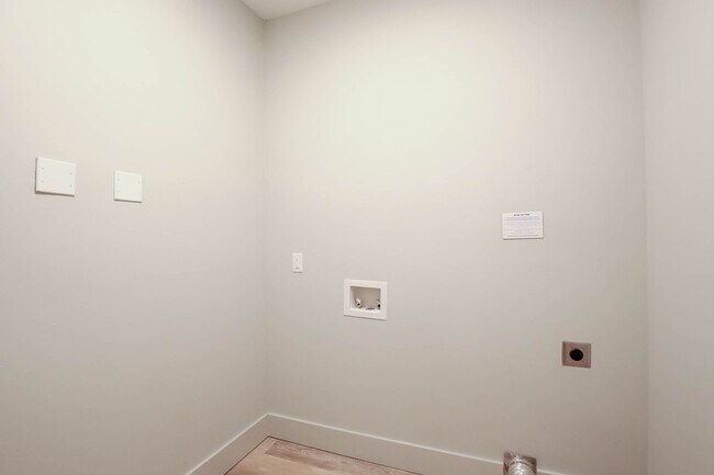 Foto del edificio - RARE 3 BEDROOM 2 BATH CONDO AT THE INLET -...