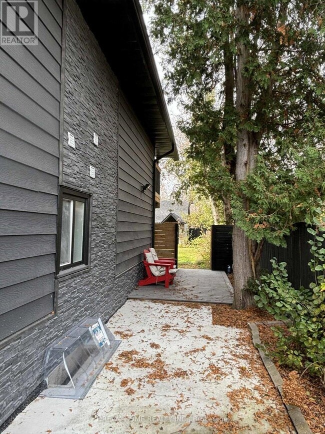 Building Photo - 160 Olde Bayview Ave