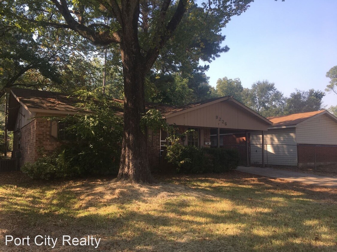 Primary Photo - 3 br, 1.5 bath House - 9226 N Southland Park