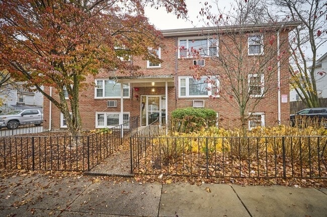 Foto del edificio - 150 Wrentham St