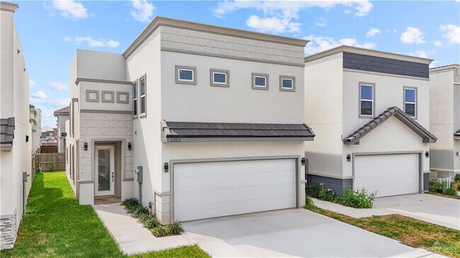 Building Photo - 2312 Corales St