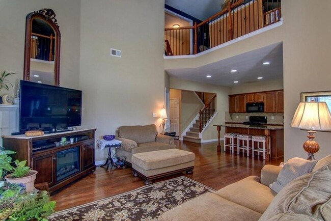 Building Photo - 1220 Woodmore Way