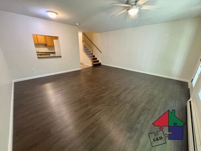 Building Photo - Beautiful Milton 2 Bedroom - Attached Garage!
