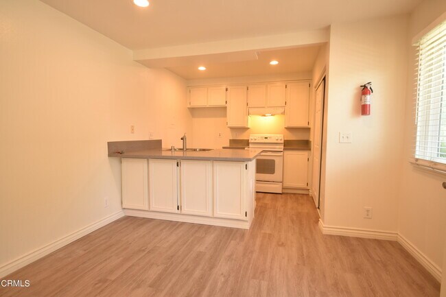 Building Photo - 2625 Tiller Ave