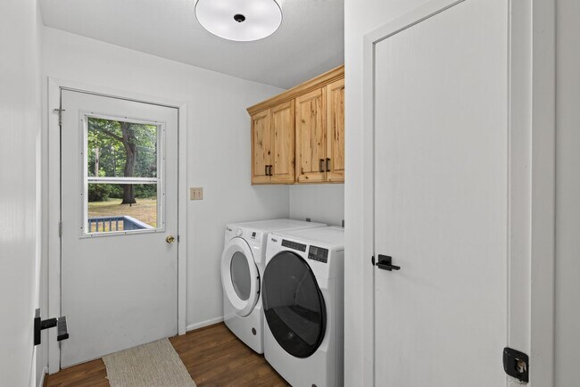Foto del edificio - 13503 Meredith Dr N