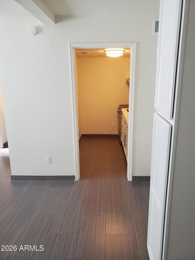 Foto del edificio - 1330 E Highland Ave