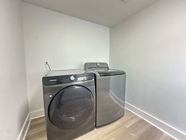 Foto del edificio - 5543 W Thompson St