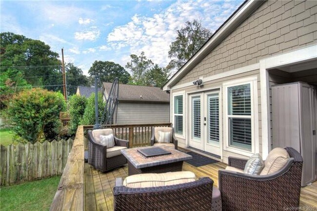 Foto del edificio - 3215 Cambridge Rd