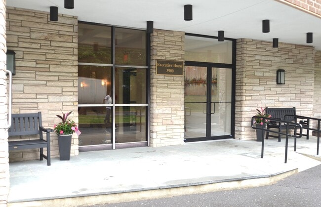 Foto del edificio - 3900 Park Ave