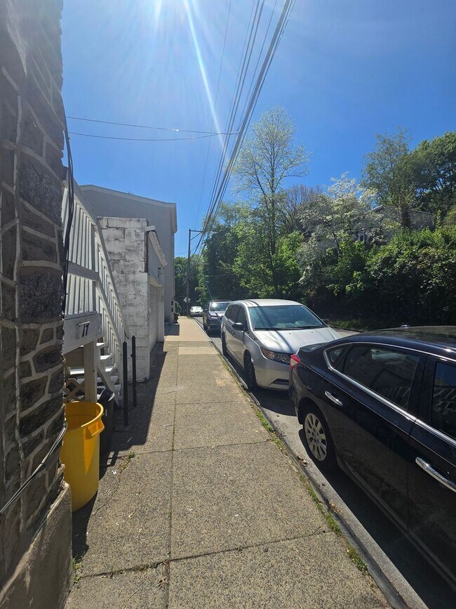 Building Photo - Charming 2bd/1ba Bala Cynwood Home!