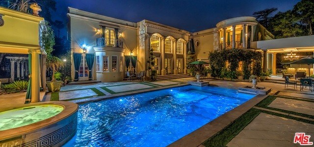 Foto del edificio - 1234 S Oak Knoll Ave