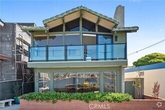 Building Photo - 404 S Bay Front