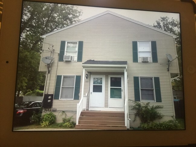 Building Photo - 133 Elmore Ave