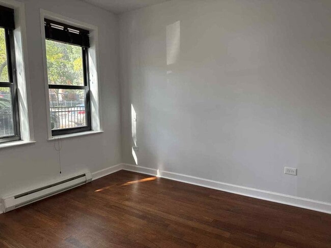 Foto del edificio - 1153 N Cambridge Ave
