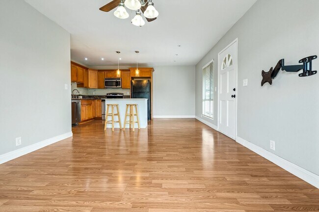 Foto del edificio - Fully Renovated Unfurnished 2 Bedroom/1.5 Bath at Southpointe