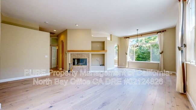 Building Photo - 5503 Rainbow Cir