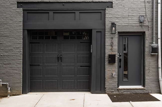 Photo - 702 Alter St House