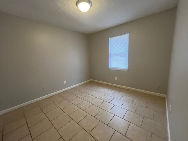 Foto del edificio - 17 Susan Cv