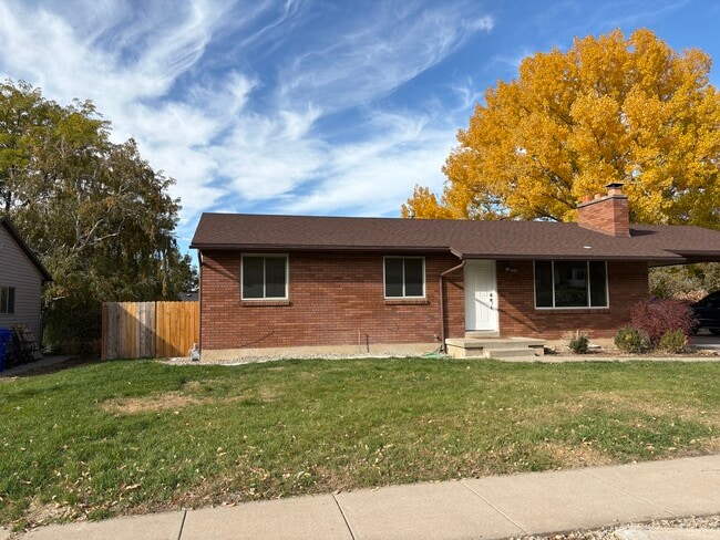 Front of Home - 1343 N Deerfield Dr