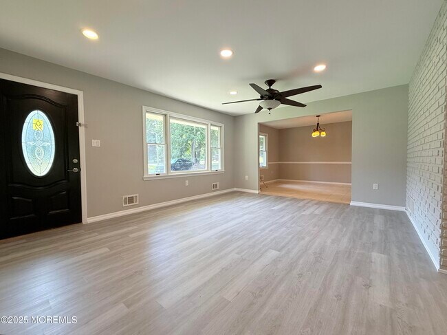 Building Photo - 401 Leesville Rd