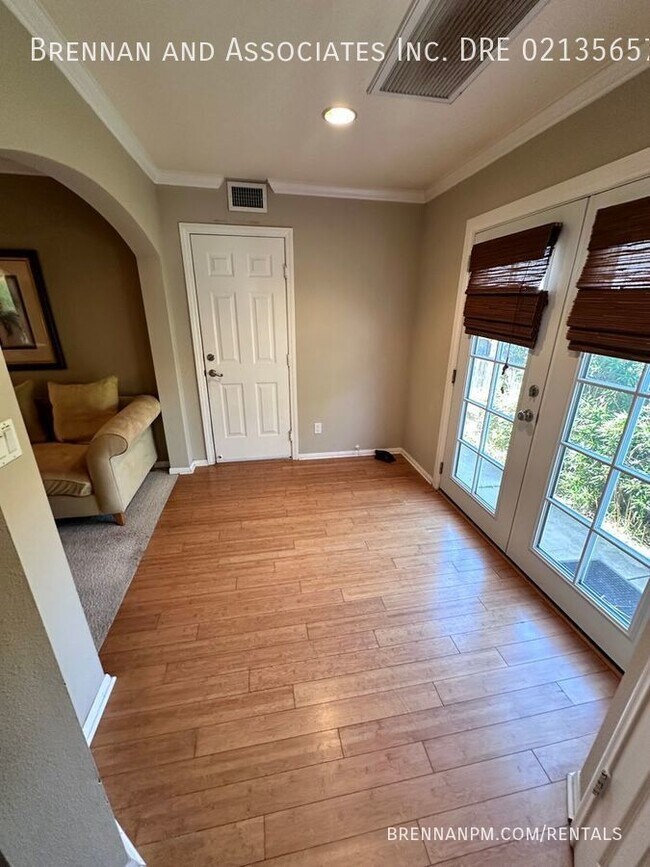 Foto del edificio - Stunning 4 Bed, 2 Bath Home in Desirable I...