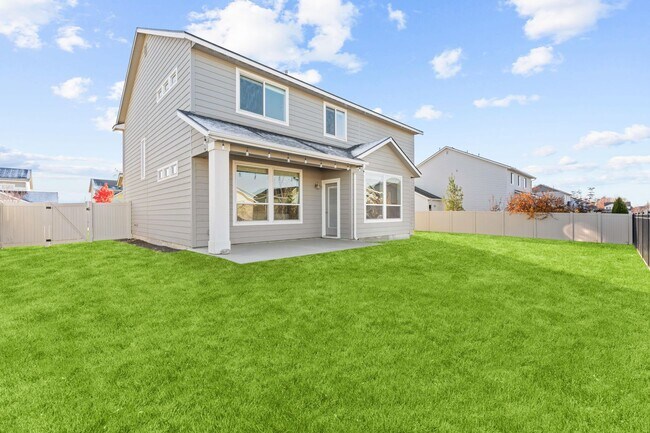 Foto del edificio - 5 Bedroom 2.5 Bath FOUR CAR GARAGE Eagle, ...