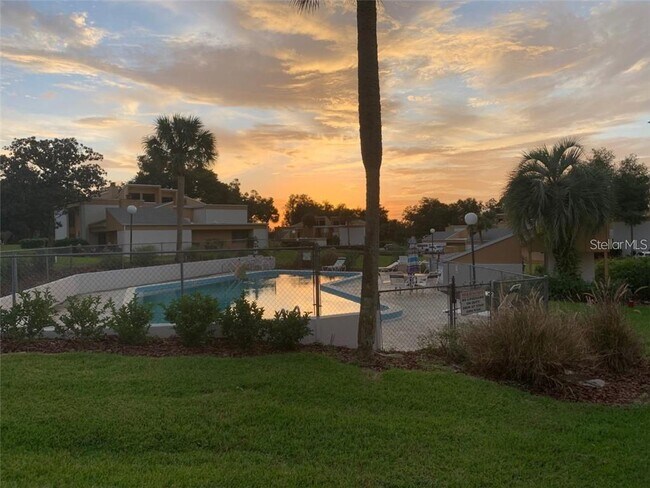 Foto del edificio - 1051 S Highland St