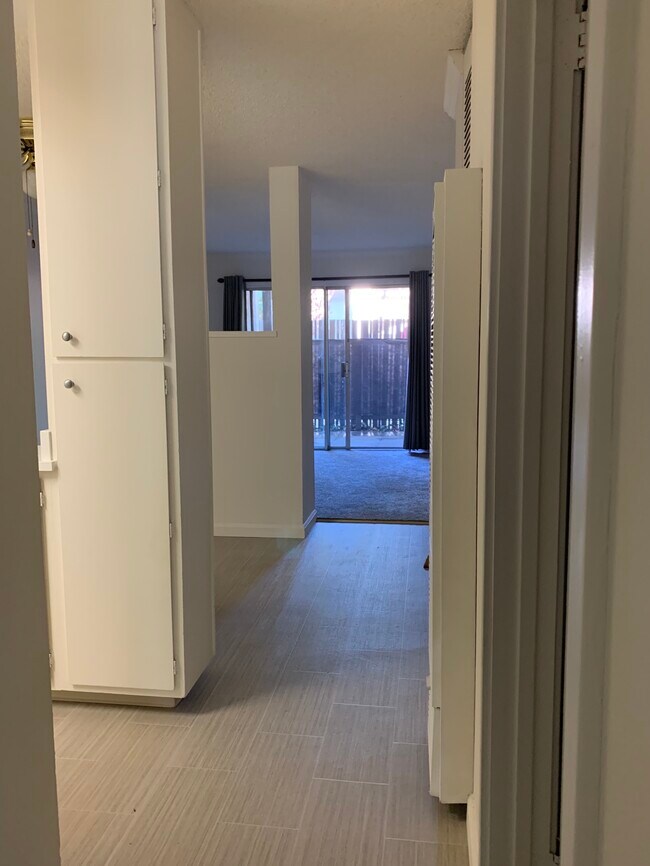 Foto del edificio - 2738 Oak Rd