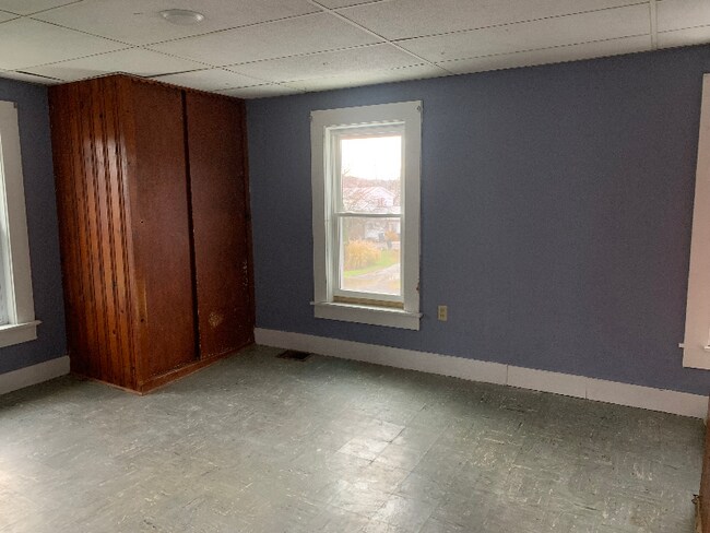 Foto del edificio - 1402 E River Rd