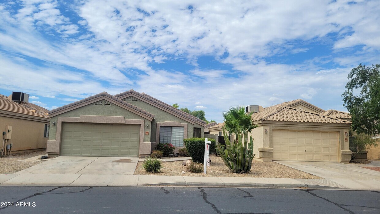Foto principal - 12722 W Ventura St