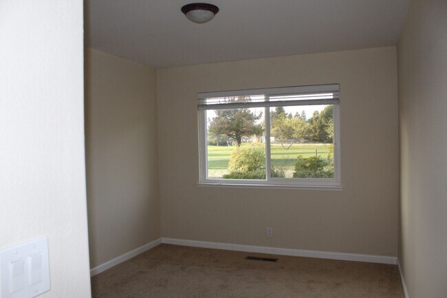 Foto del edificio - Panoramic Views! Walk to Iron Horse Trail, Schools...