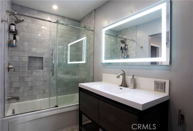 Foto del edificio - 2053 Barry Ave