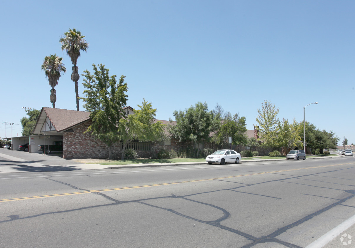 Primary Photo - Outrigger Apartments