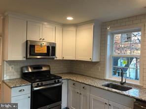 Building Photo - 1627 Quarter Ave