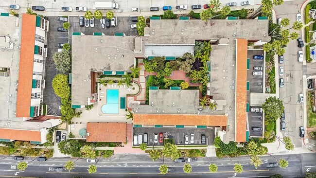 Foto del edificio - 6455 La Jolla Blvd
