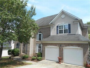 Building Photo - 11017 Valley Spring Dr