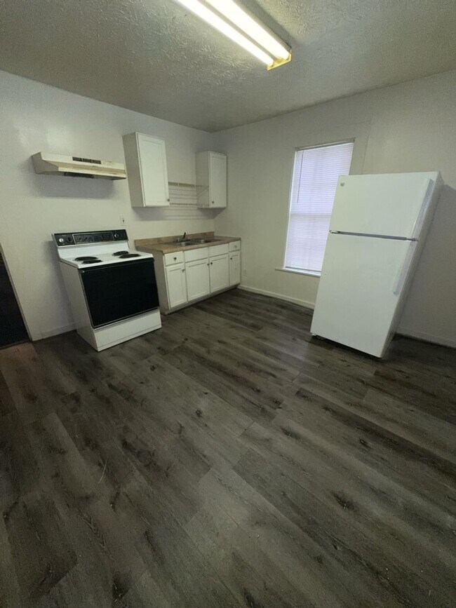 Building Photo - 2916 Thomas St