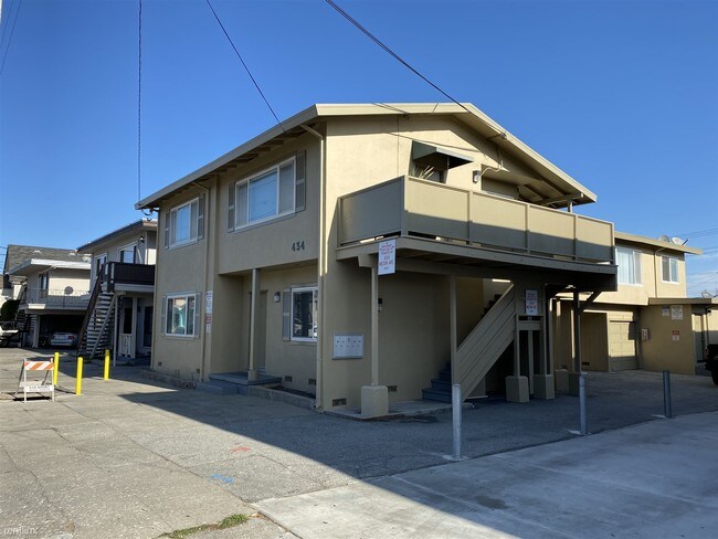 Building Photo - 2 br, 1 bath  - 434 Milton Ave Apt 1