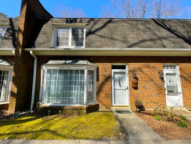 Photo - Beautiful Banbury...Lovely 2 bedroom off E... Apartment