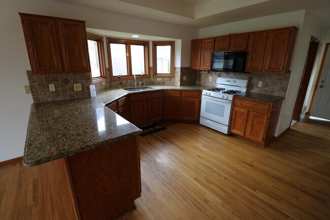 Foto del edificio - 21391 Marina Cir