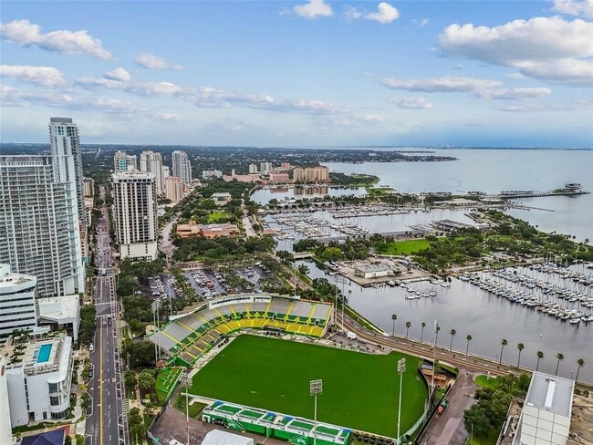 Building Photo - 200 4th Ave S