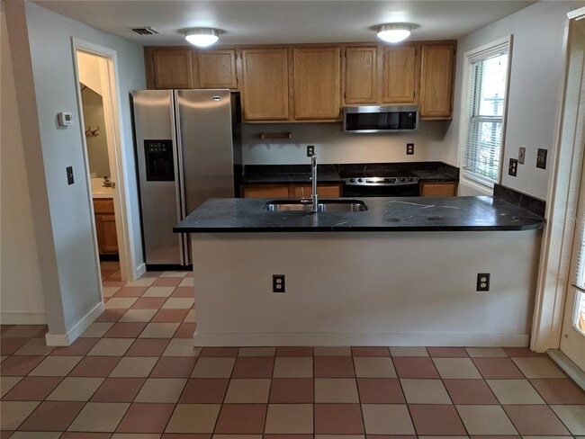 Foto del edificio - 752 N Westmoreland Dr
